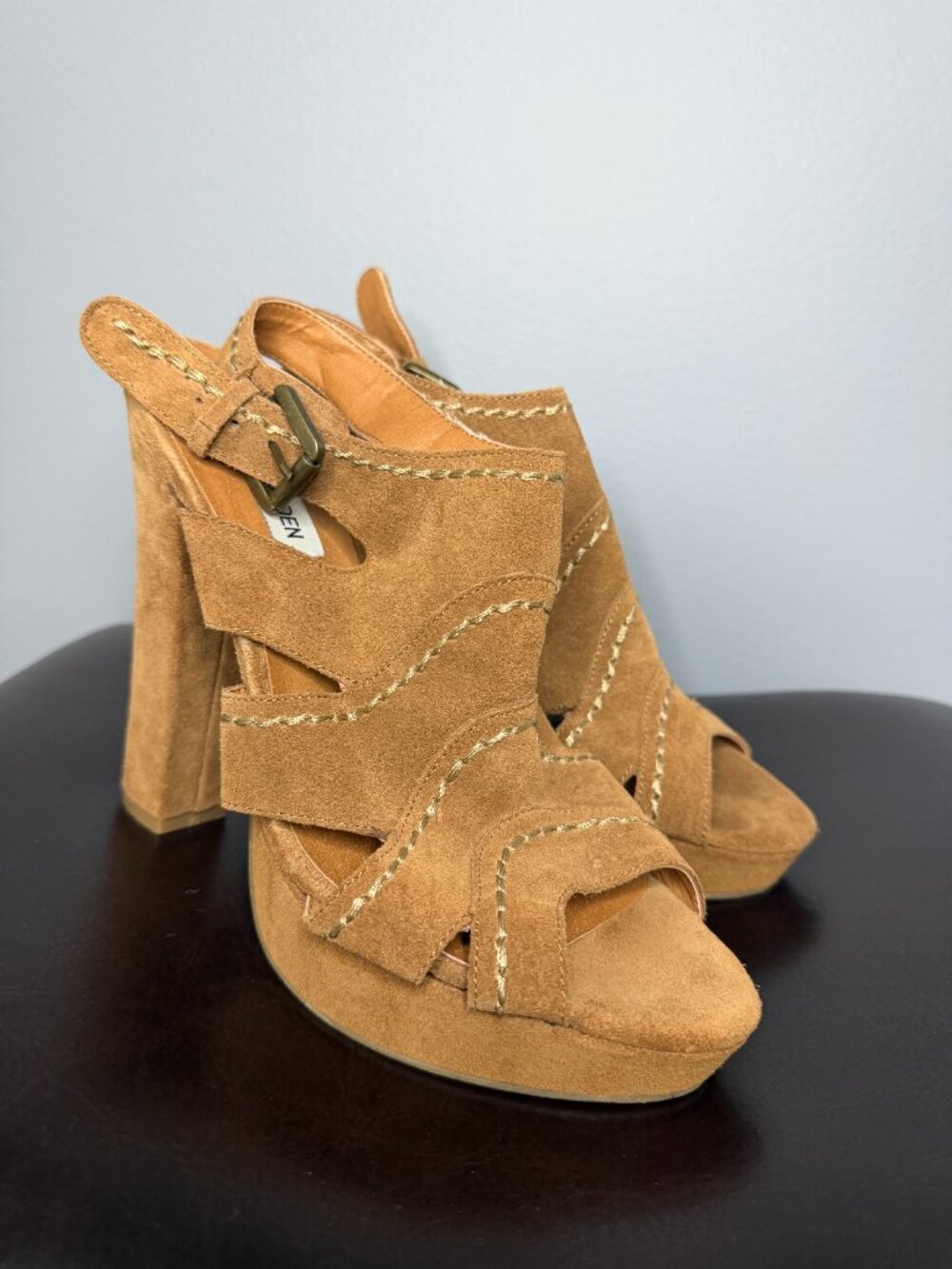 Vintage Steve Madden Tan Suede Platform Slingback Heels Women's Size 9.5